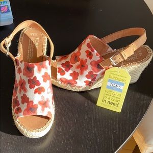 TOMS open toe wedges